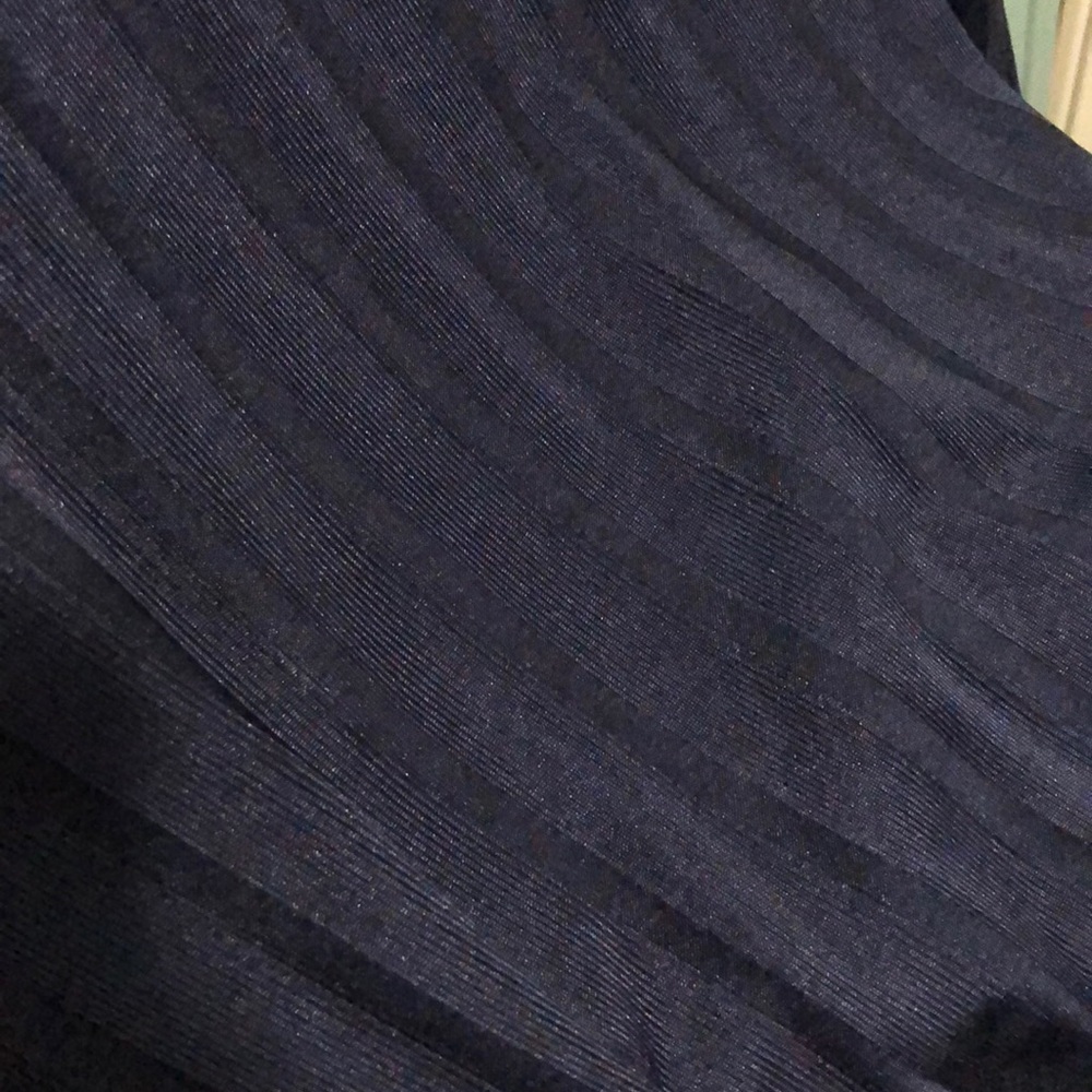 Zara Tee - Picture 3 of 3
